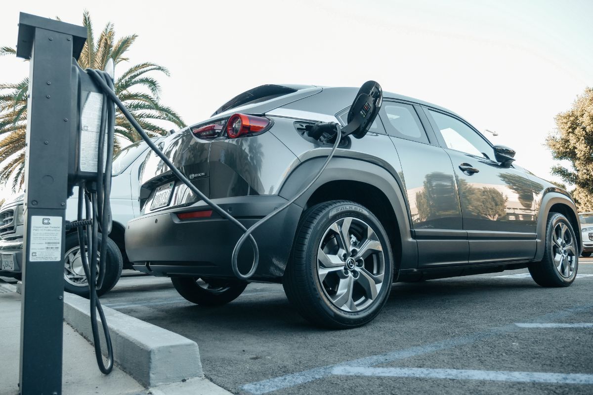 Are Electric Cars Dangerous To Pedestrians 
